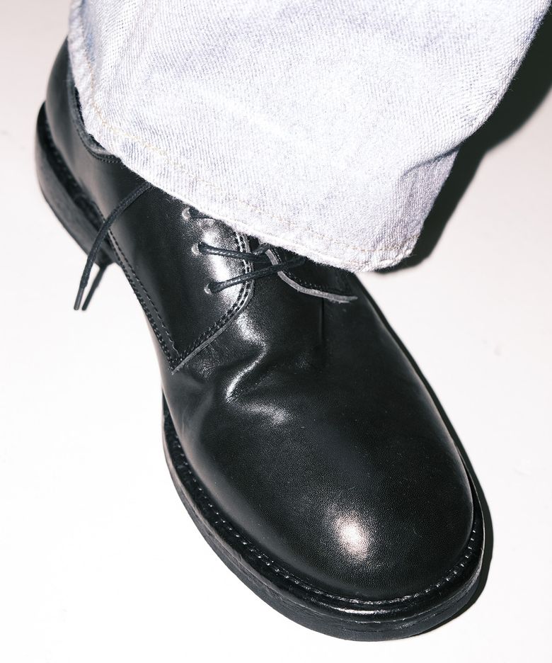 UNIFORM Aged Derby Black
