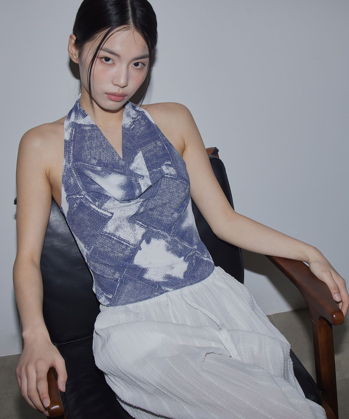 탑걸(TOPGIRL) DENIM PRINTED COWL NECK HALTER TOP_T516TP123