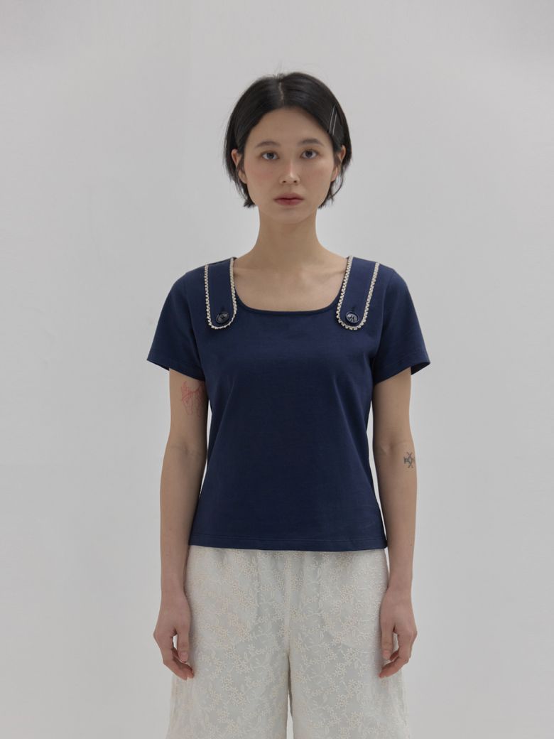 버튼 스트랩 티셔츠 / 네이비