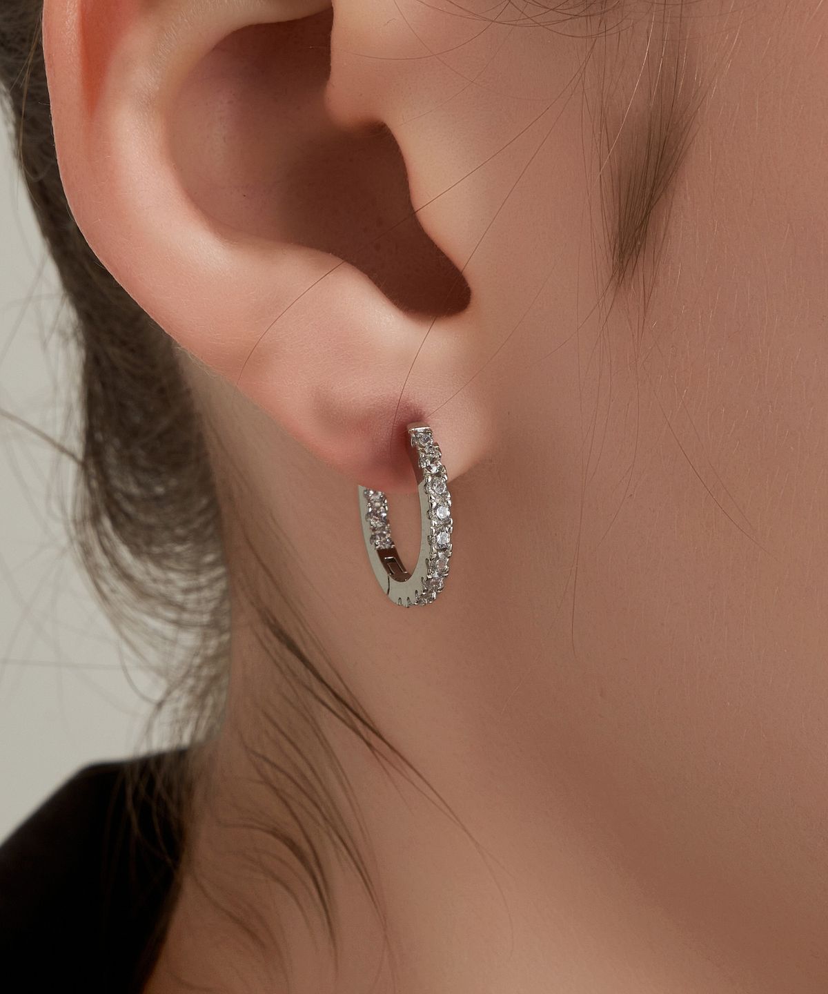 엘르주얼리(ELLEJEWELRY) 14K GF 라운드 스톤 귀걸이 ELGPEE570