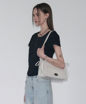 리본 플랩 숄더백 [IVORY]
