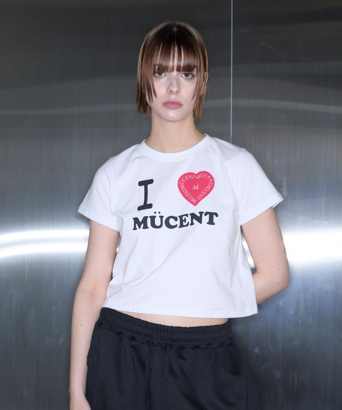 무센트(MUCENT) 아이 러브 무센트 레터링 반팔 티 남녀공용 (2컬러)