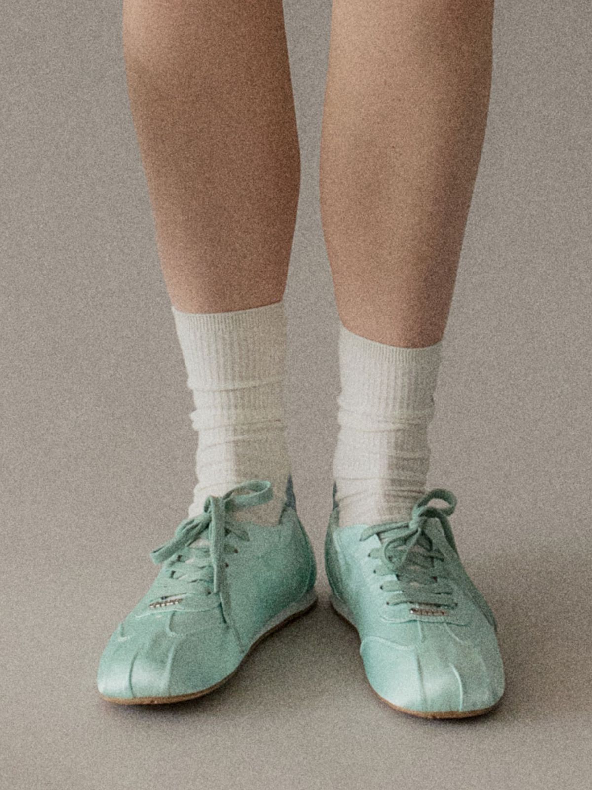 옴니포턴트(OMNIPOTENT) omn Satin sneakers _Mint