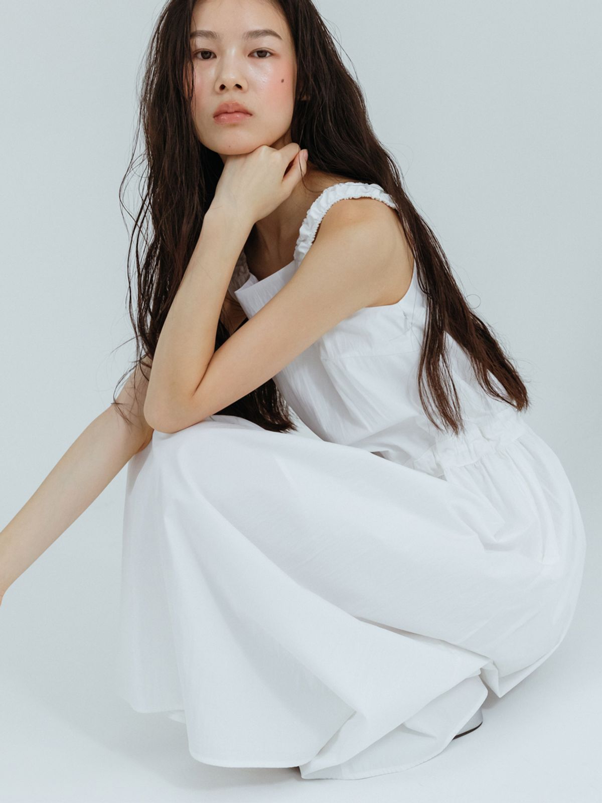 에트몽(ETMON) Apron Side Strap Dress White
