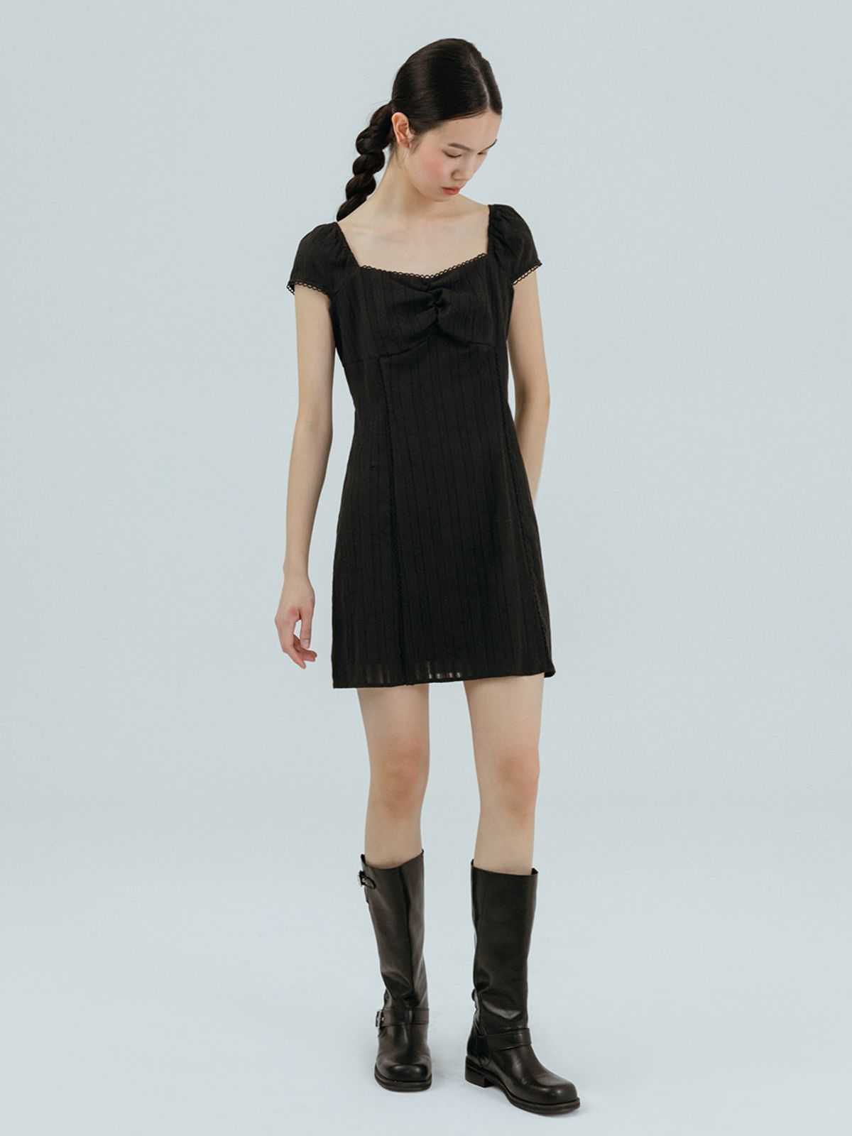 에트몽(ETMON) Lace Trimmed Mini Dress Black