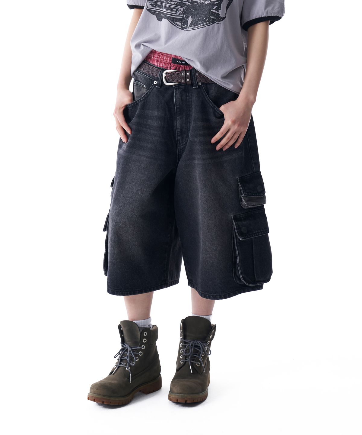 아캄(AAKAM) Camo Patch Bermuda Denim Cargo Pants (Black)
