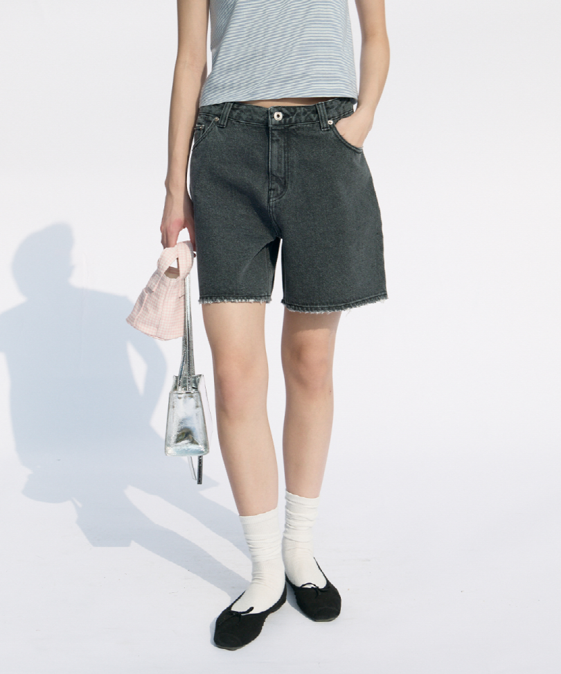 【COOR】 Damaged Washed Denim Shorts / 追跡付 MUSINSA公式 | COOR WOMEN Damaged Washed Denim Shorts (Grey)