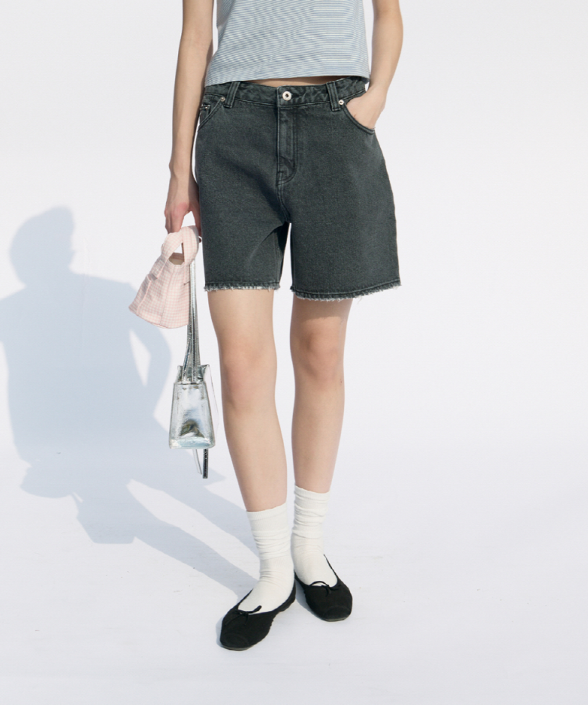 쿠어 우먼(COOR WOMEN) 데미지 워시드 데님 쇼츠 (그레이)