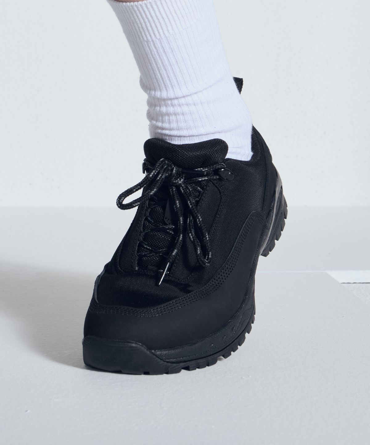 식스핏(6FT) [미누의코디 x 식스핏] WOODLAND MINU TRACKERS (BLACK)