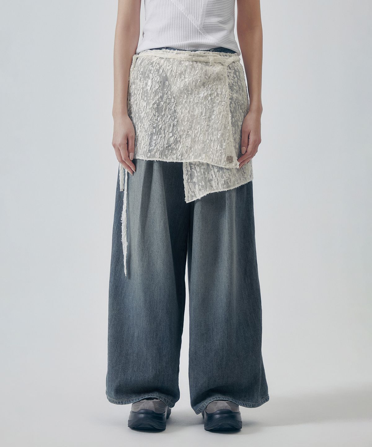 트리밍버드(TREEMINGBIRD) Ethereal Lace Wrap Layered Skirt [ White ]