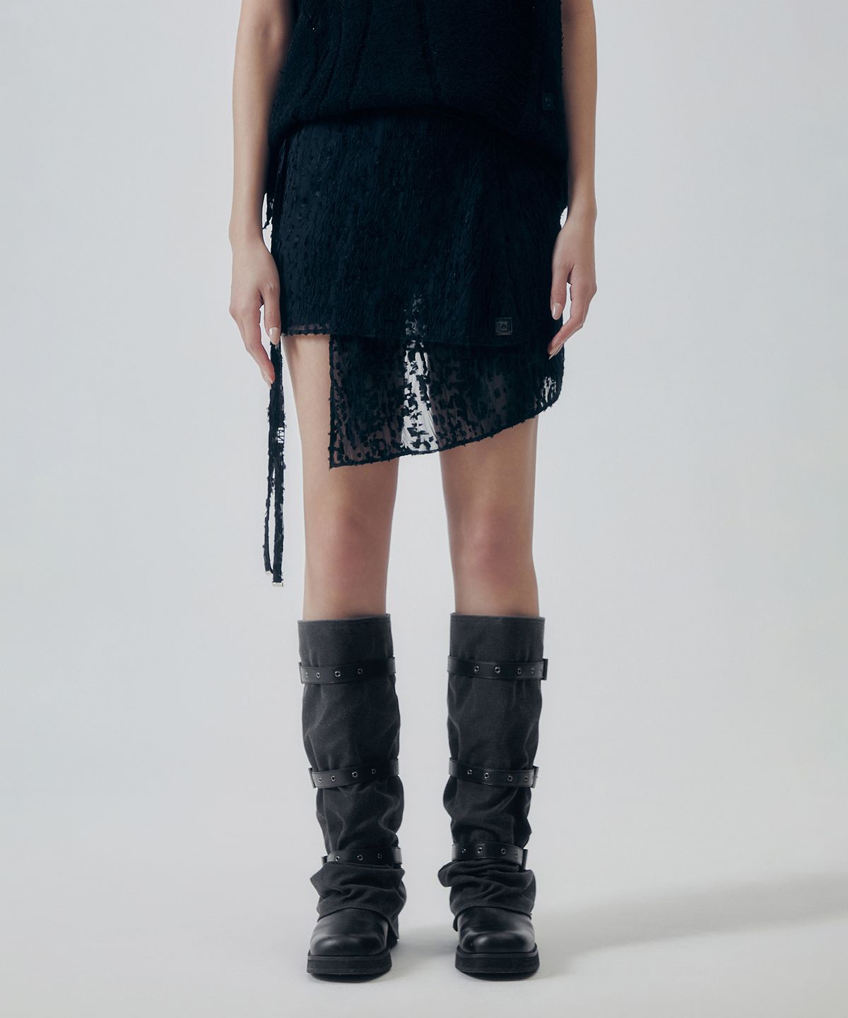 트리밍버드(TREEMINGBIRD) Ethereal Lace Wrap Layered Skirt [ Black ]