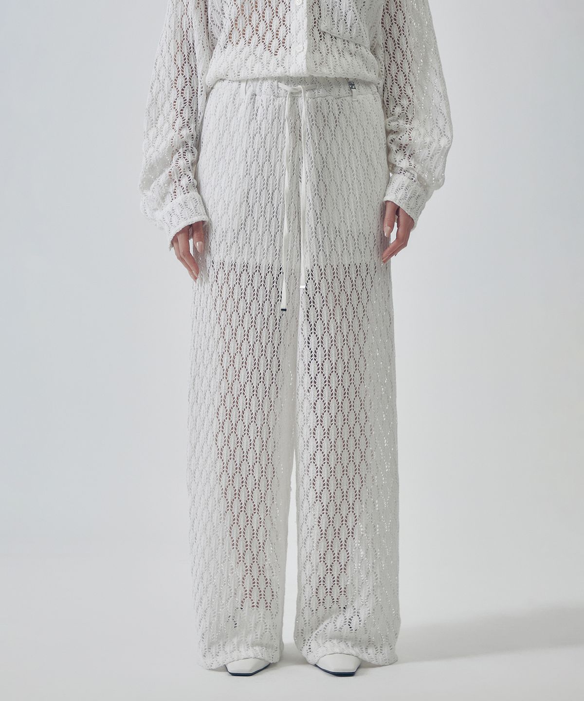 트리밍버드(TREEMINGBIRD) Lace Embellished Set-up Pants [ White ]