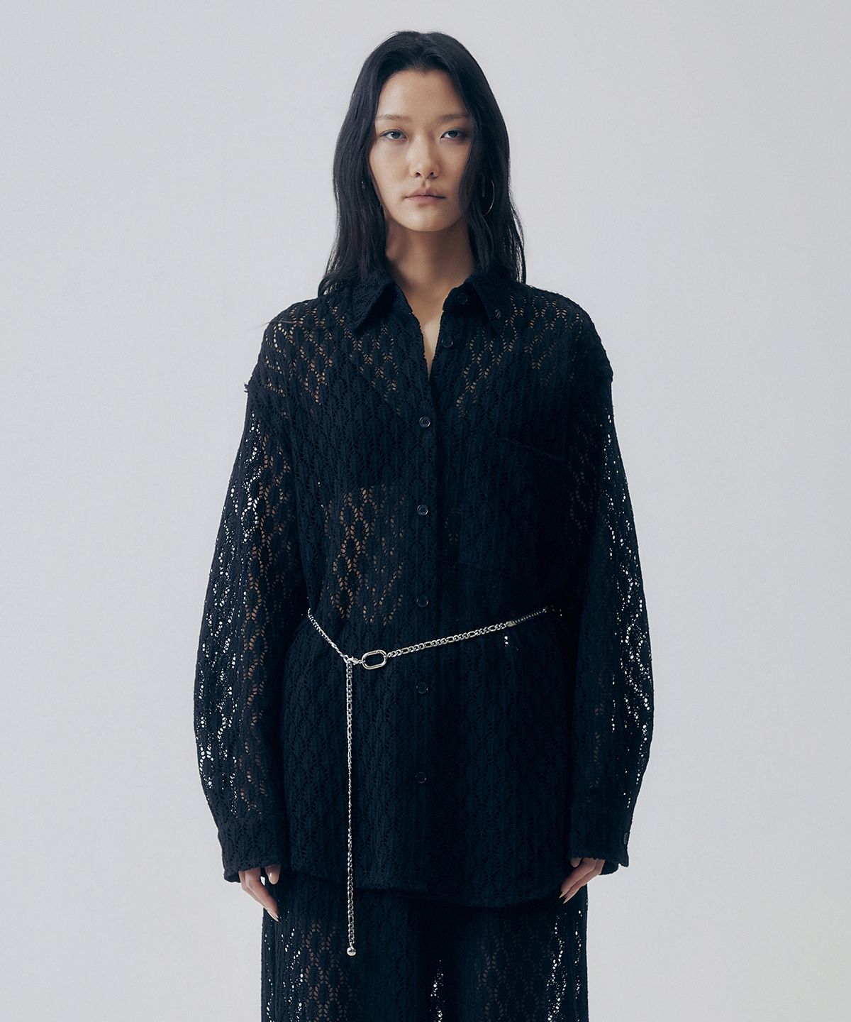 트리밍버드(TREEMINGBIRD) Lace Embellished Set-up Shirt [ Black ]