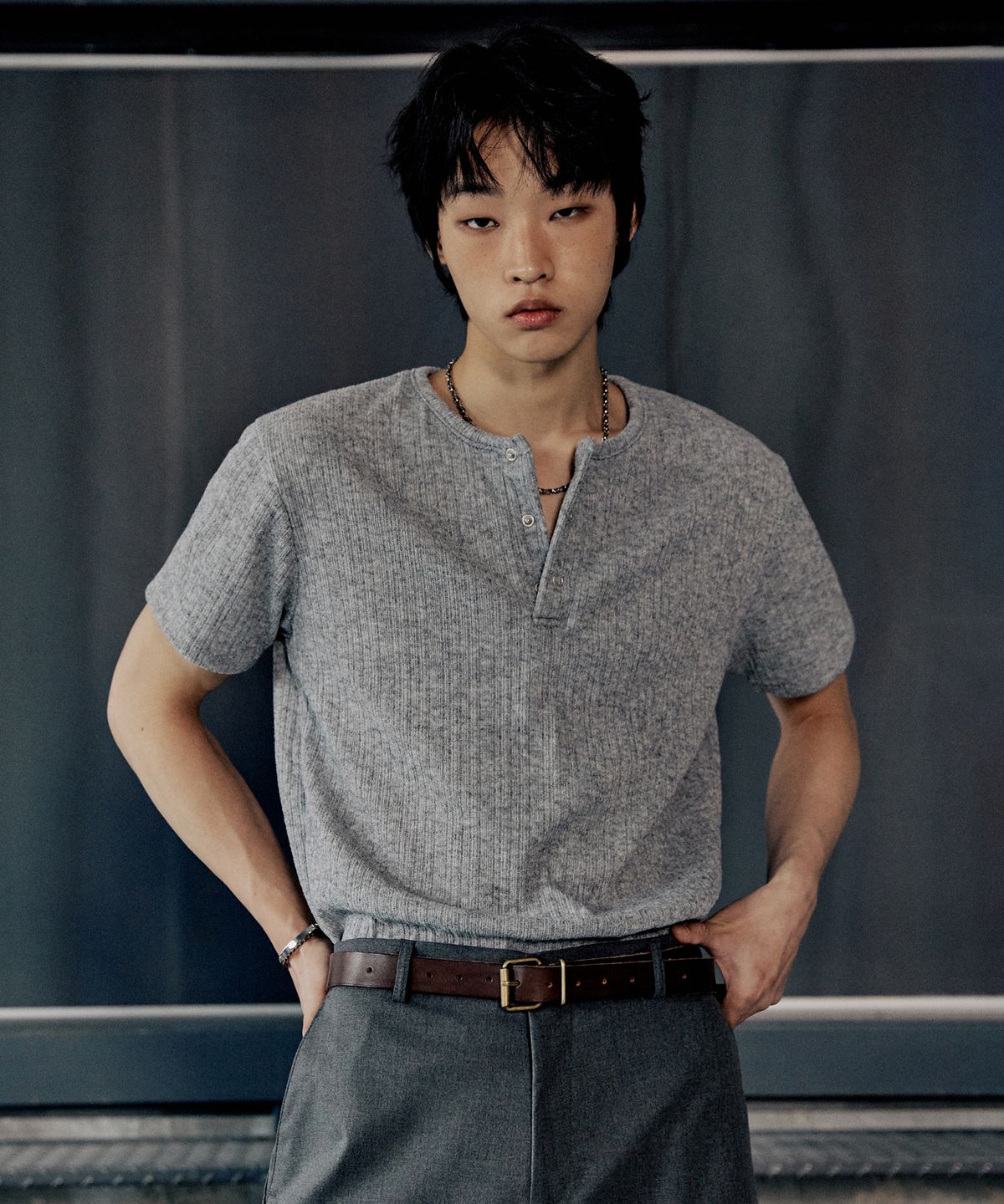 피인오(P.IN.O) 썸머 리브드 헨리넥  숏 슬리브