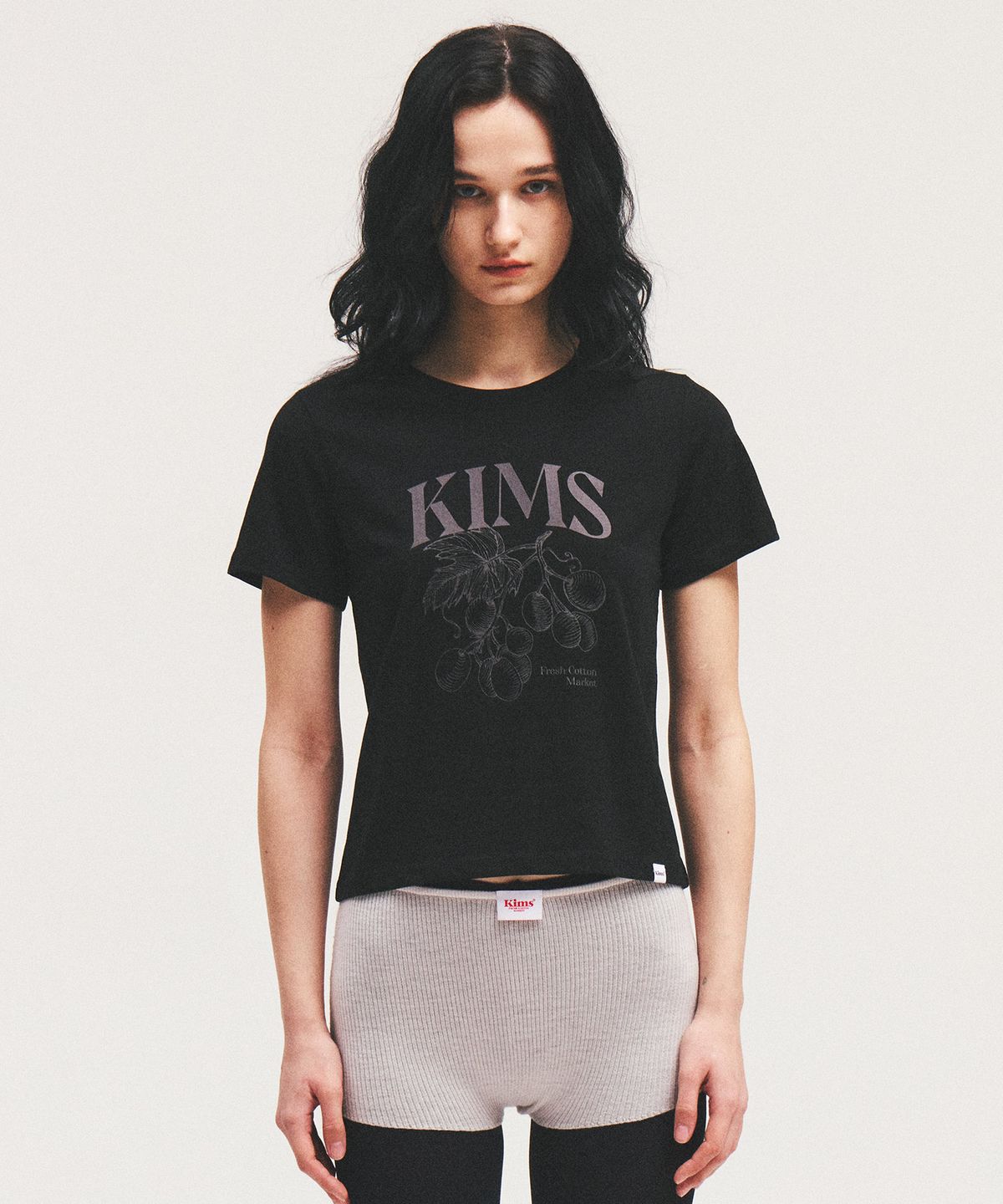 킴스 프레시 코튼 마켓(KIMS FRESH COTTON MARKET) (Unisex) Berry Sketch Tee Black