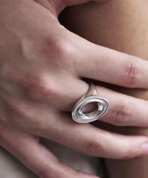 적묵 사선 반지