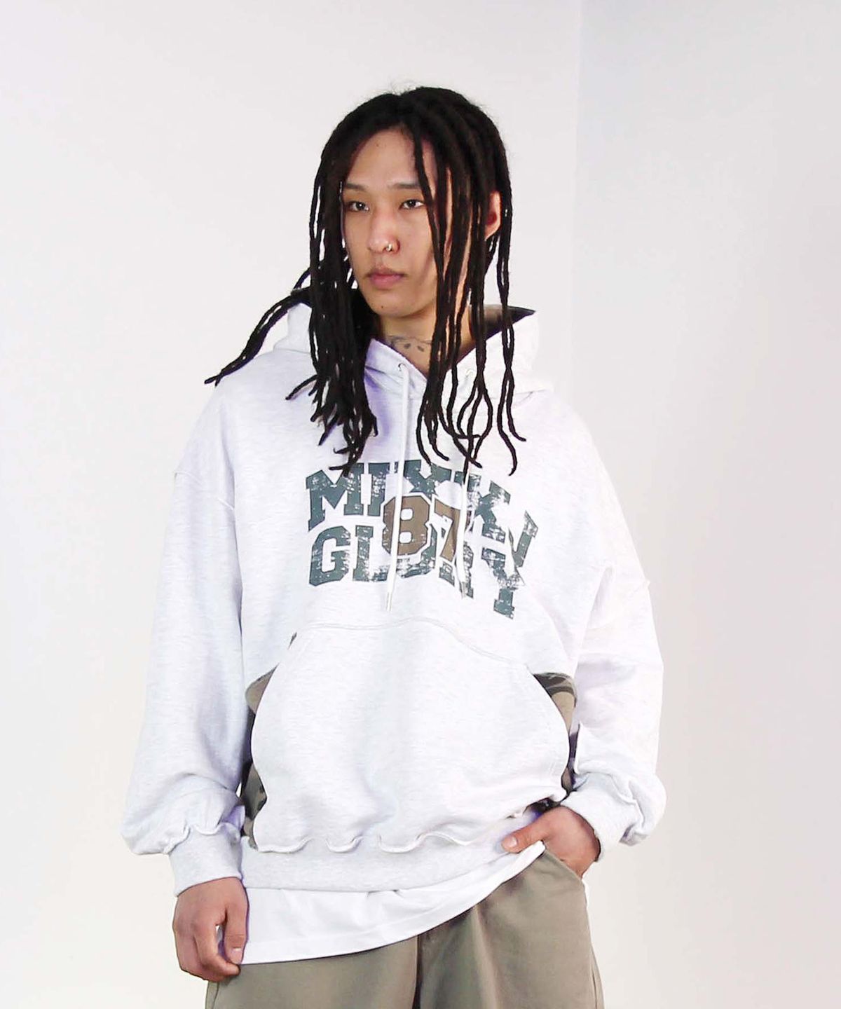 믹쓰제이(MIXXJ) CAMO GLORY HOODIE (WHITE MELANGE)