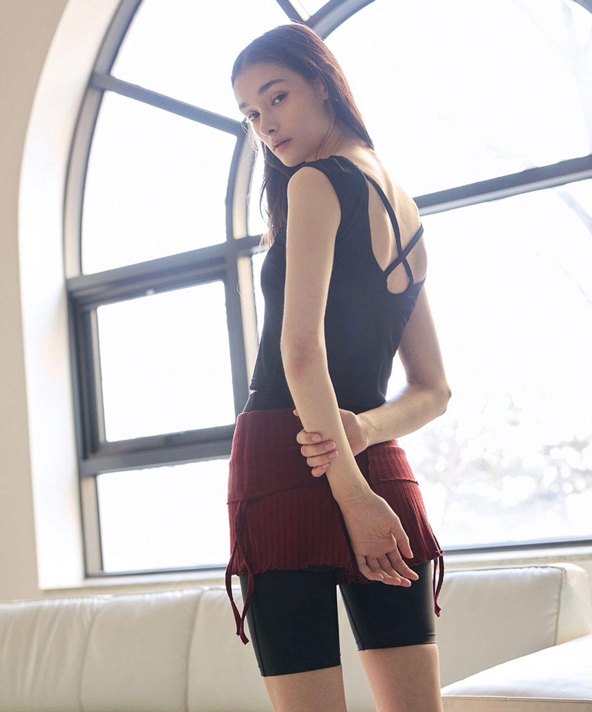 데비웨어(DEVIWEAR) 메이 스퀘어넥 슬리브리스 DEVI-TS0051-블랙