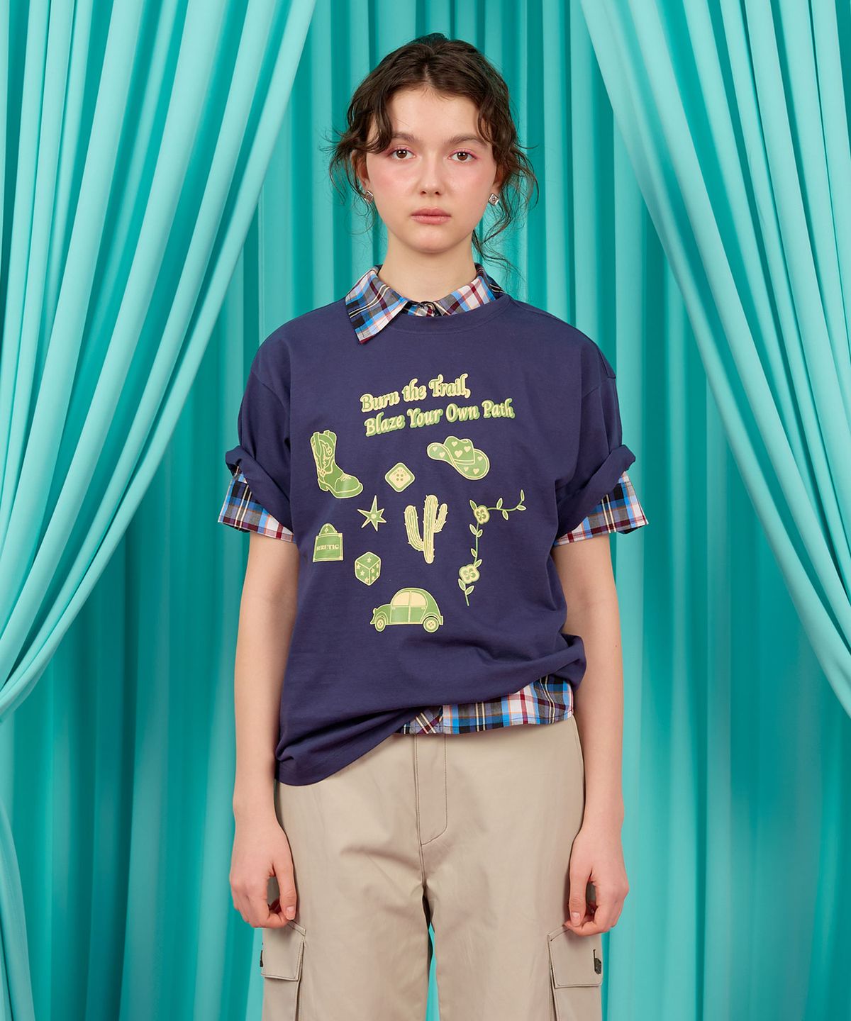 헤레틱(HERETIC) WESTERN SKETCH T-SHIRT / navy