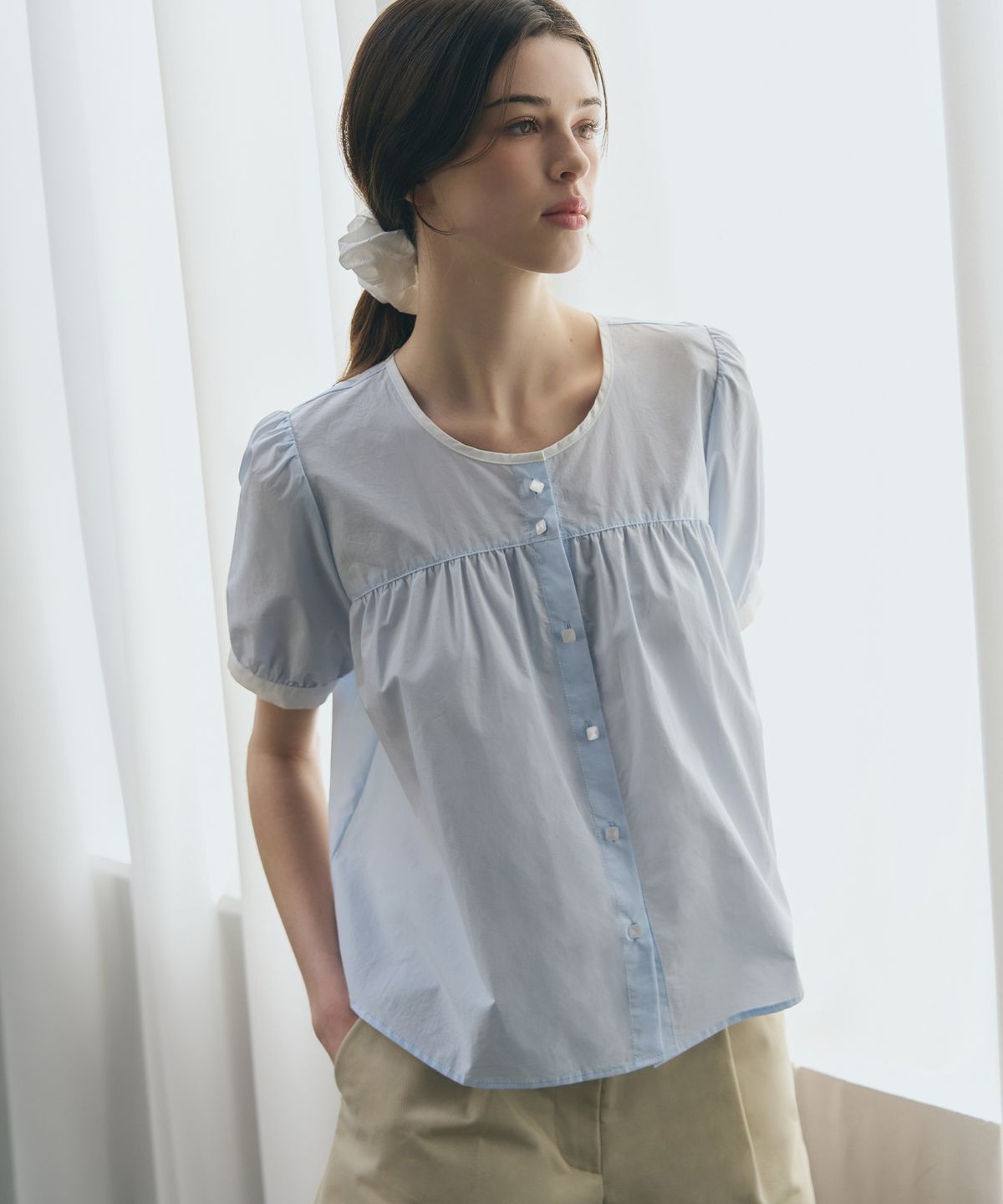 드로우핏 우먼(DRAWFIT WOMEN) 셔링 퍼프 반팔 블라우스 [SKY BLUE]
