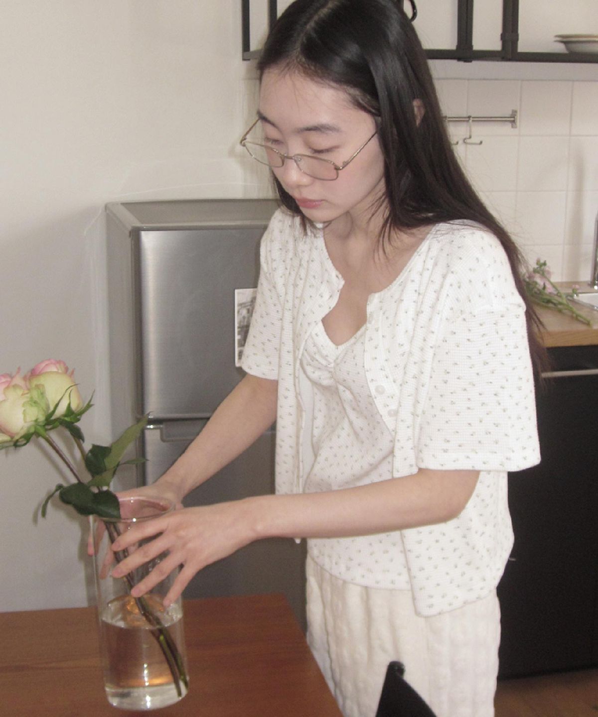 셀리테일즈(CELITAILS) FLOWER WAFFLE BUTTON CARDIGAN_IVORY