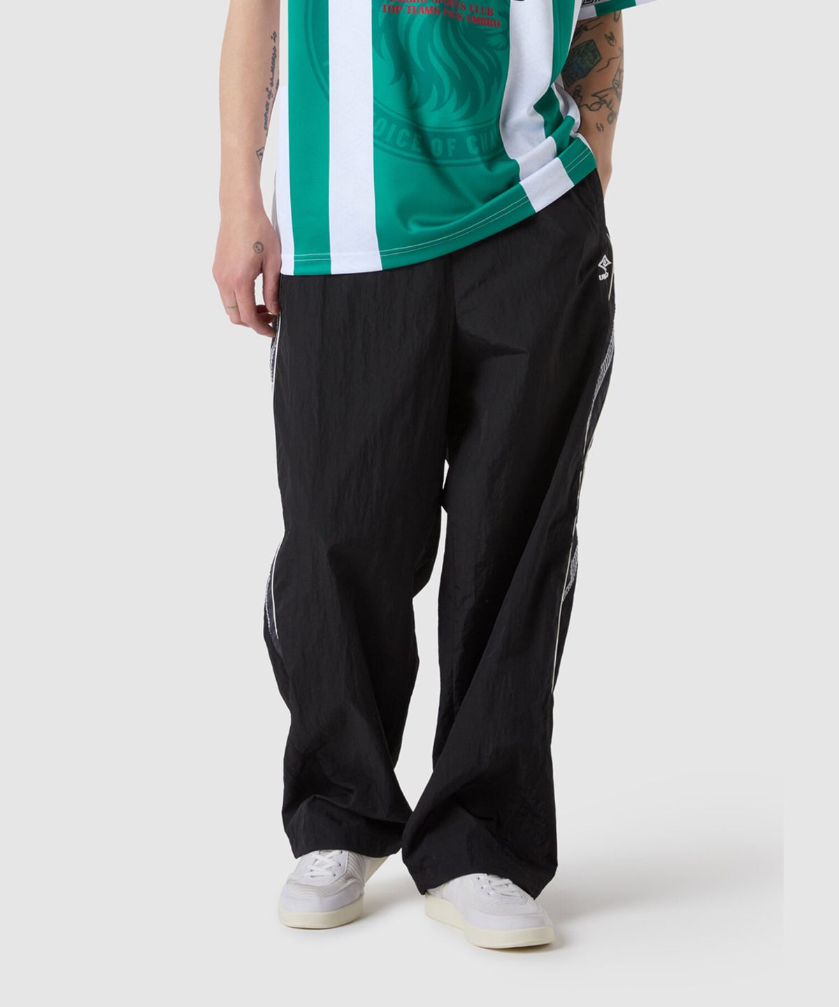 엄브로(UMBRO) HBL BLOKE OG 트랙 와이드 우븐 팬츠 블랙(UQ221CPT51)