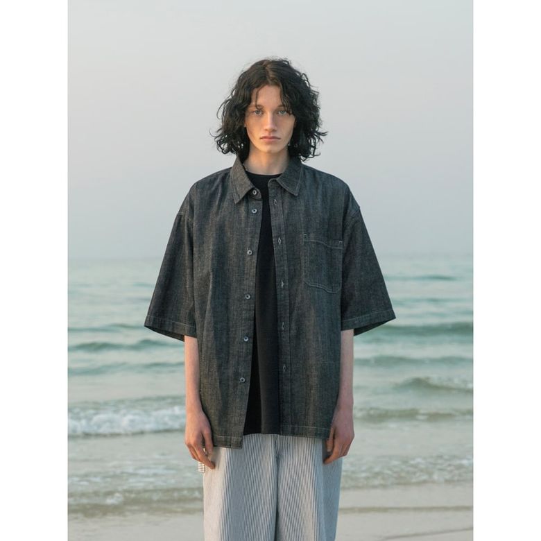 (UNISEX) 데님 오버핏 반소매 셔츠  블랙