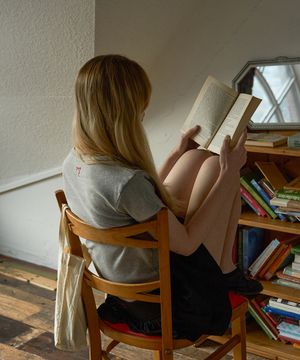 슬림 크롭 백리본 티셔츠 (멜란지 그레이)