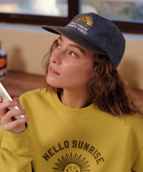 헬로 선라이즈(HELLO SUNRISE) 90s Logo 6Panel Cap_Ocean Blue & Dark