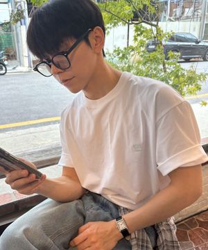 시그니처 와펜 로고 티셔츠 WT