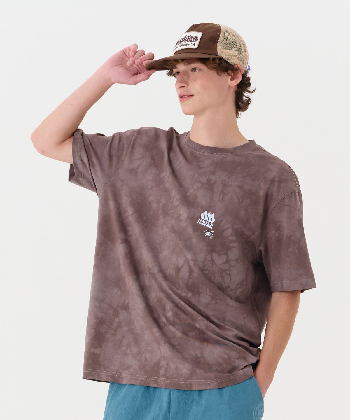 매든(MADDEN) 루트 다잉 아스킨 티셔츠 차콜