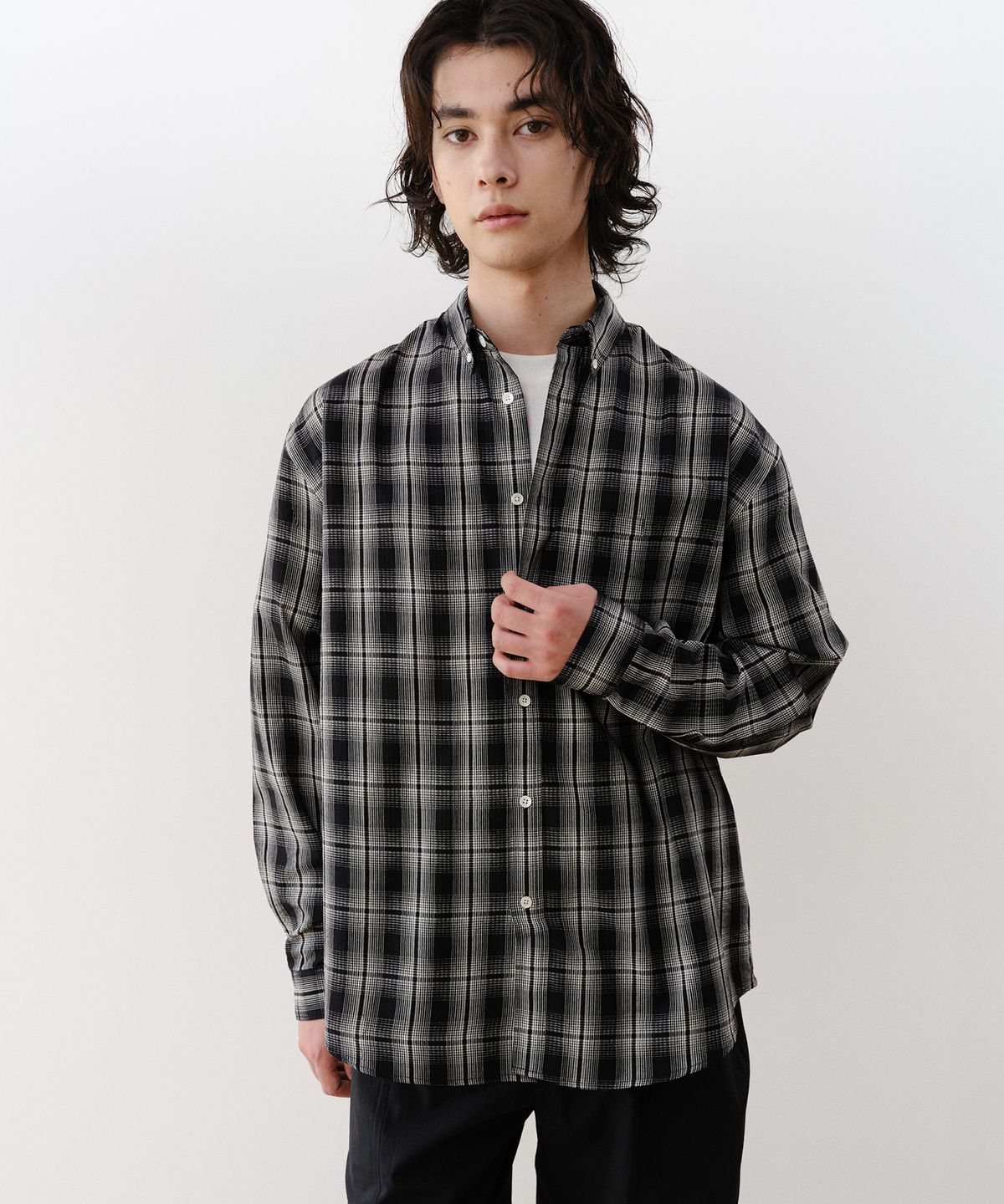 이에이(IEY) CROSS SEERSUCKER CHECK SHIRTS Black