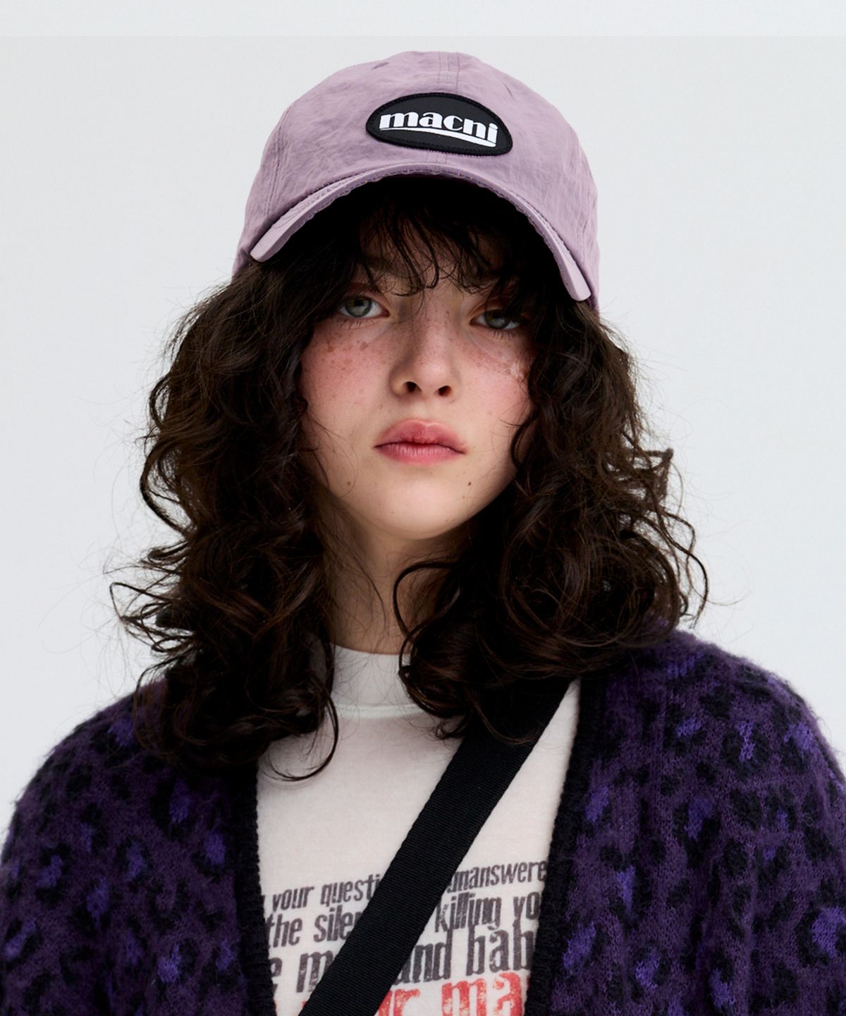 마크니(MACNI) LOGO PATCH NYLON DEEP CAP LAVENDER