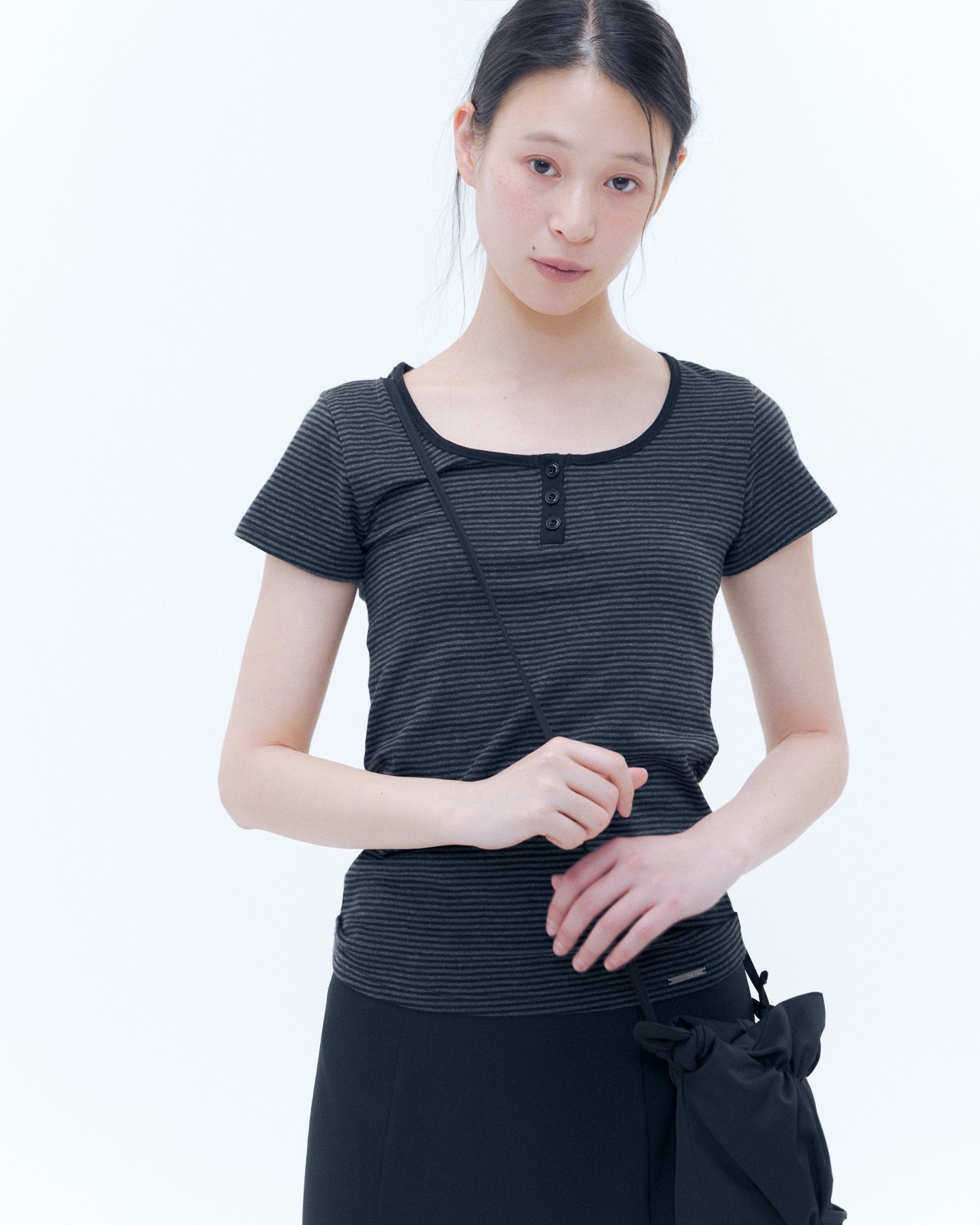 MUSINSA | MISEKI SEOUL Striped henley neck short sleeves BLACK