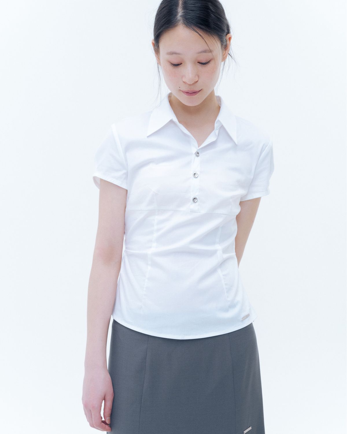 미세키서울(MISEKI SEOUL) Fitted cap sleeves shirts WHITE