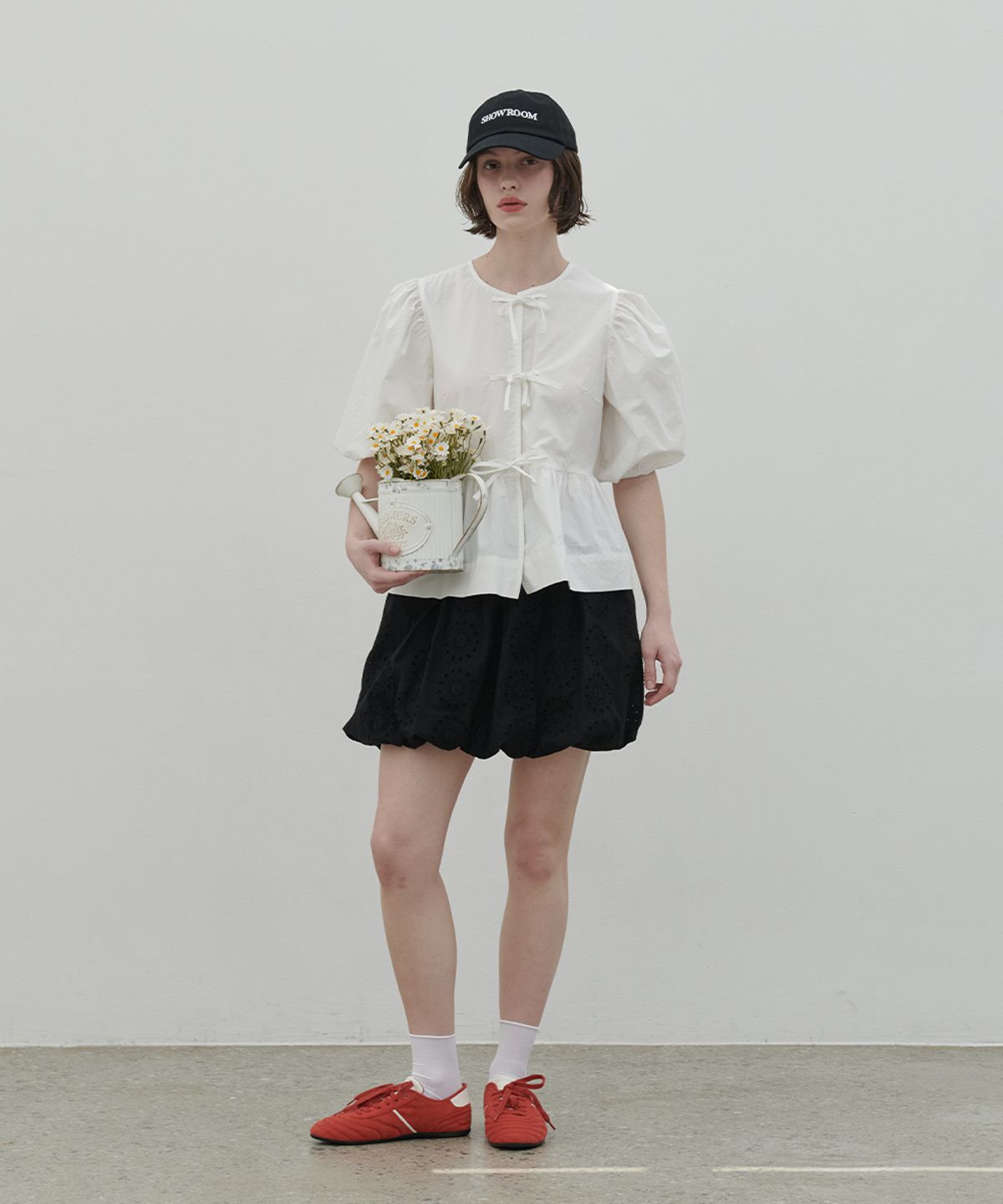 320쇼룸(320SHOWROOM) Bloomie Two-Way Punching Skirt Black