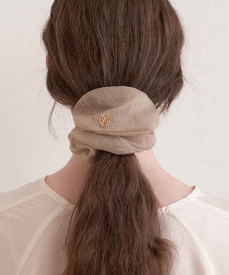 big sheer logo pendant scrunchie (H022_beige)