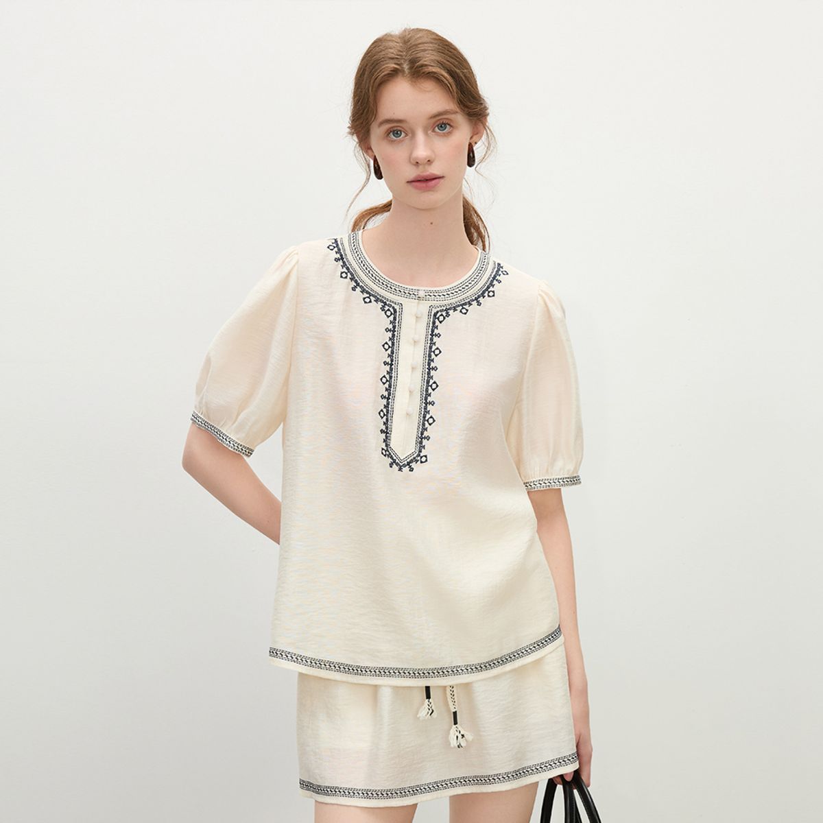 웬스데이딜라잇(WEDNESDAY DELIGHT) WD_Bohemian embroidered shirt
