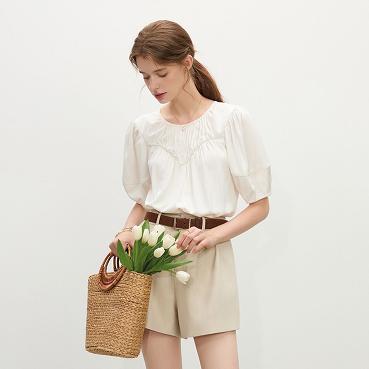 웬스데이딜라잇(WEDNESDAY DELIGHT) WD_Pleated puff sleeve blouse_2color
