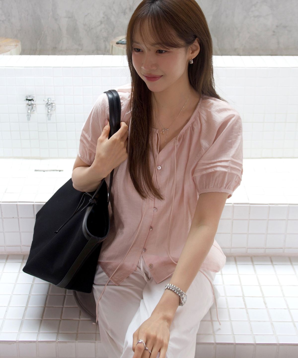 유라고(URAGO) Elena puff half sleeve blouse