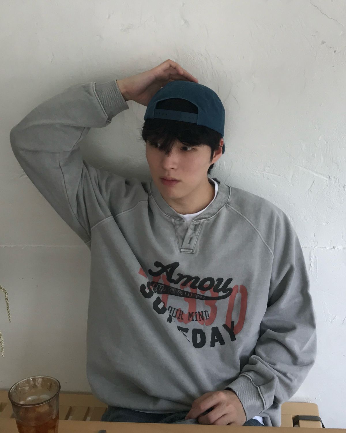 아모우(AMOU) Amou someday Henley neck gray