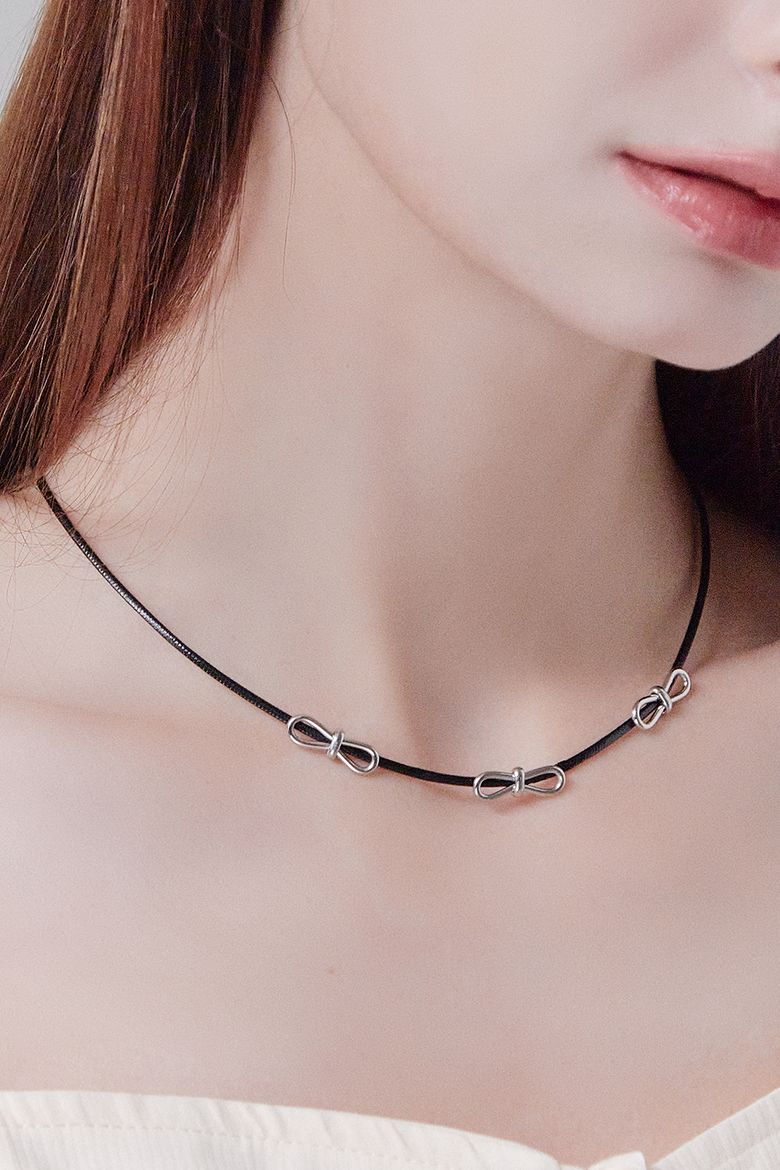 트리플 리본 목걸이