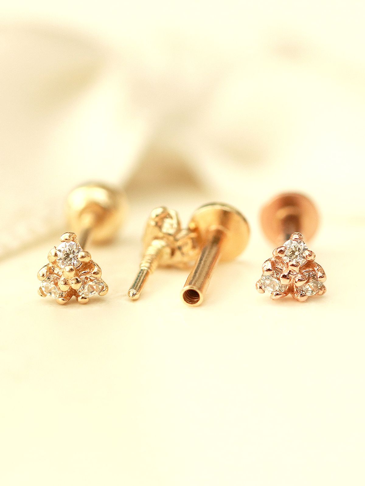 미니멀피어싱(MINIMALPIERCING) 14K 인터널 미니미 삼각 큐빅 피어싱 귀걸이