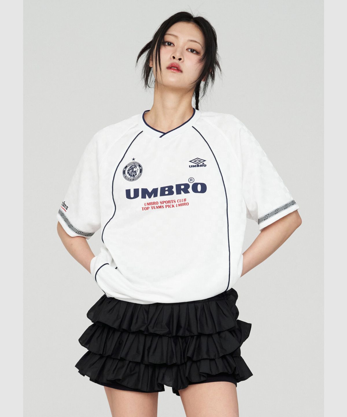 엄브로(UMBRO) HBL BLOKE OG 스트라이프 자카드 라운드 반팔 저지 화이트(UQ221CRJ51)