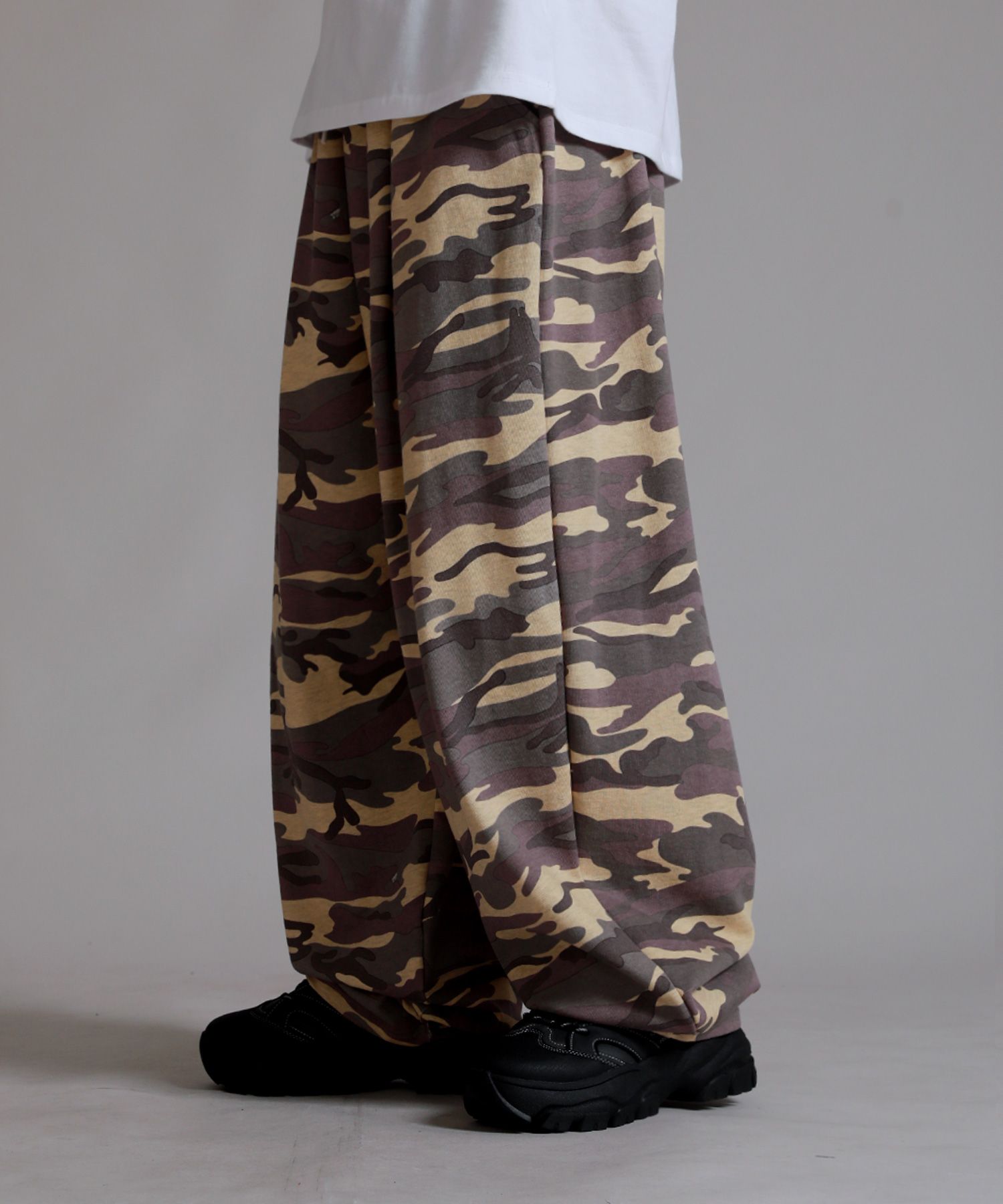 【YOURNUS】Enter Pintuck Balloon Training Pants YOURNUS】Deep Pintuck Balloon Training Pants UNISEX] BALLOON