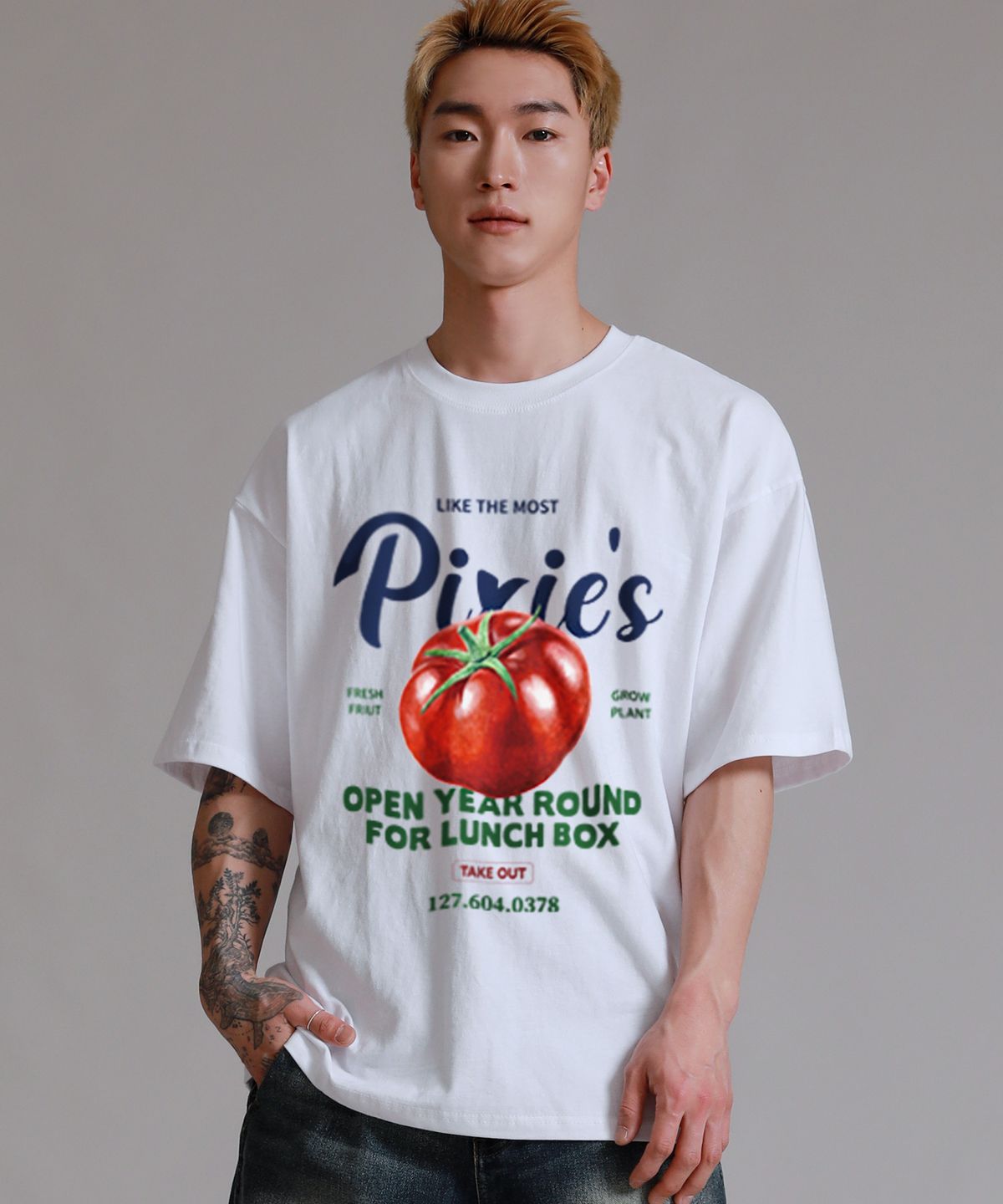 라이크더모스트(LIKE THE MOST) 토마토 프라이스 오버핏 반팔 티셔츠_화이트