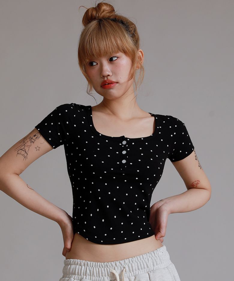 도트 포인트 헨리넥 하프 티셔츠_블랙