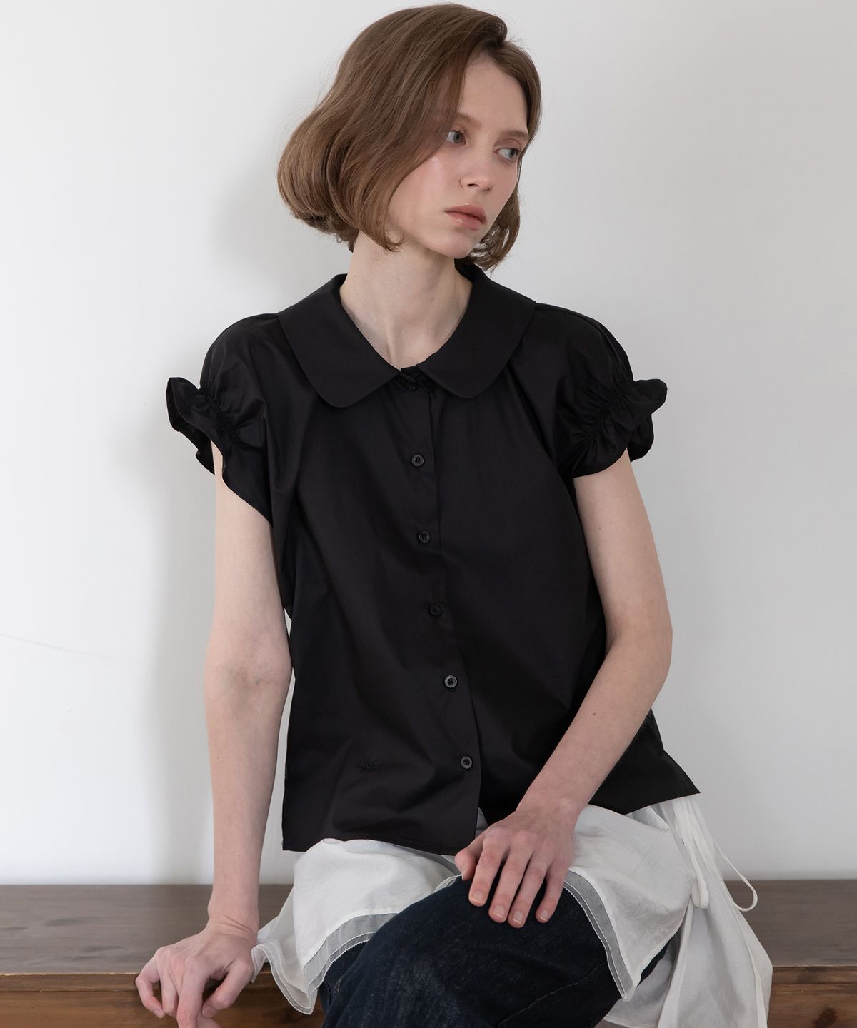 제이마크뉴욕(JMARKNEWYORK) Round collar shirring blouse - Black