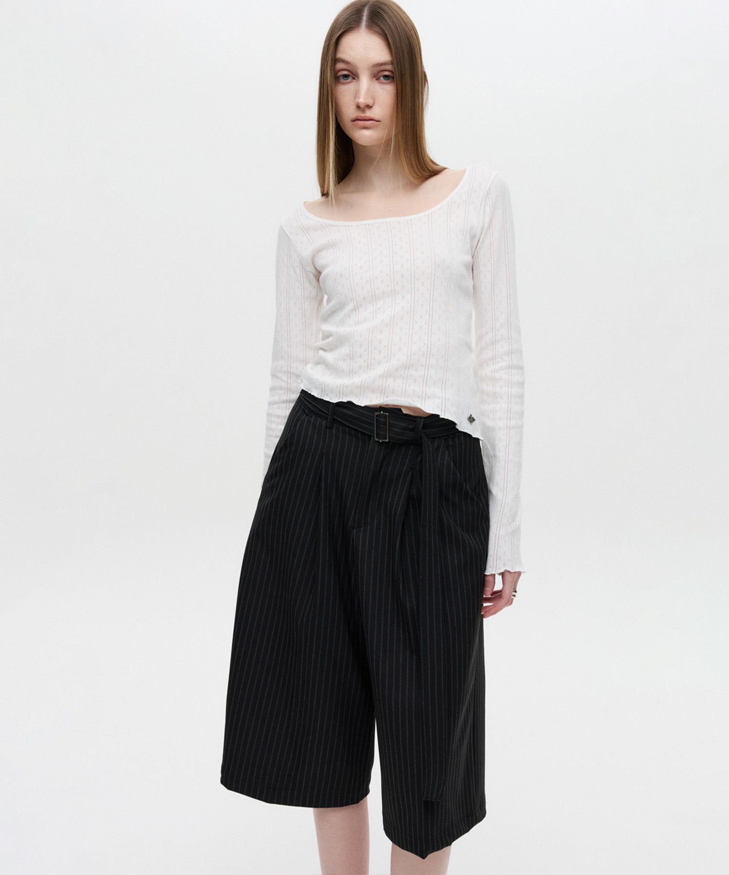 [DNSR] Belted Bermuda Slacks /追跡付 MUSINSA | DNSR WOMEN Belted Stripe Bermuda Slacks Black
