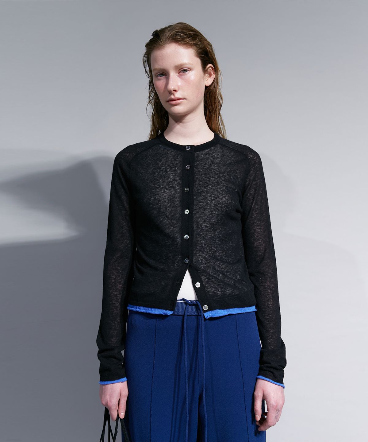 매기(MAGGIE) Airy Cardigan (Black)